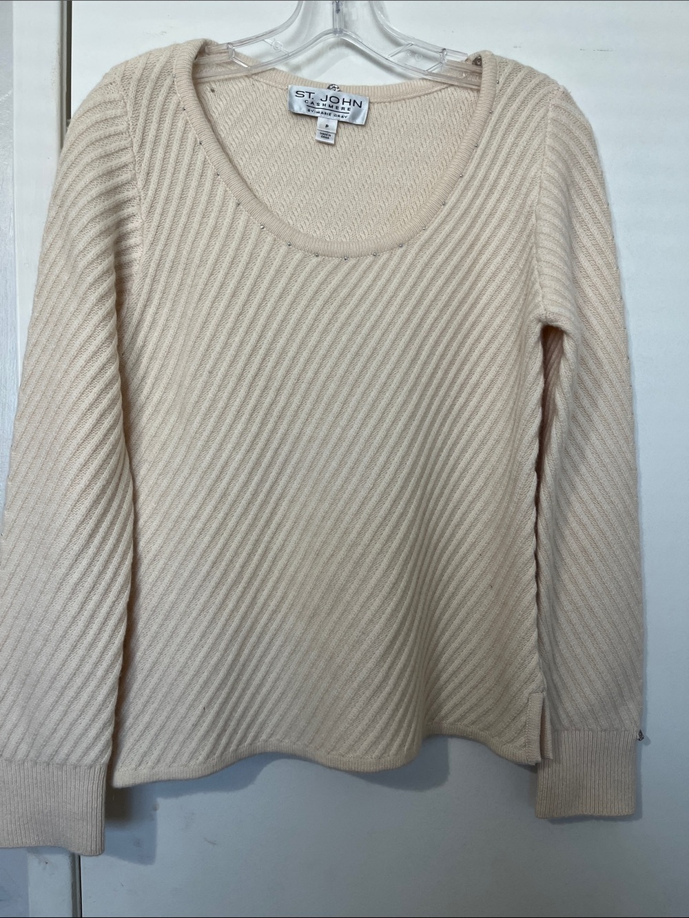 St. John Cream Ribbed Scoop-Neck Cashmere Sweater ** Flaws**